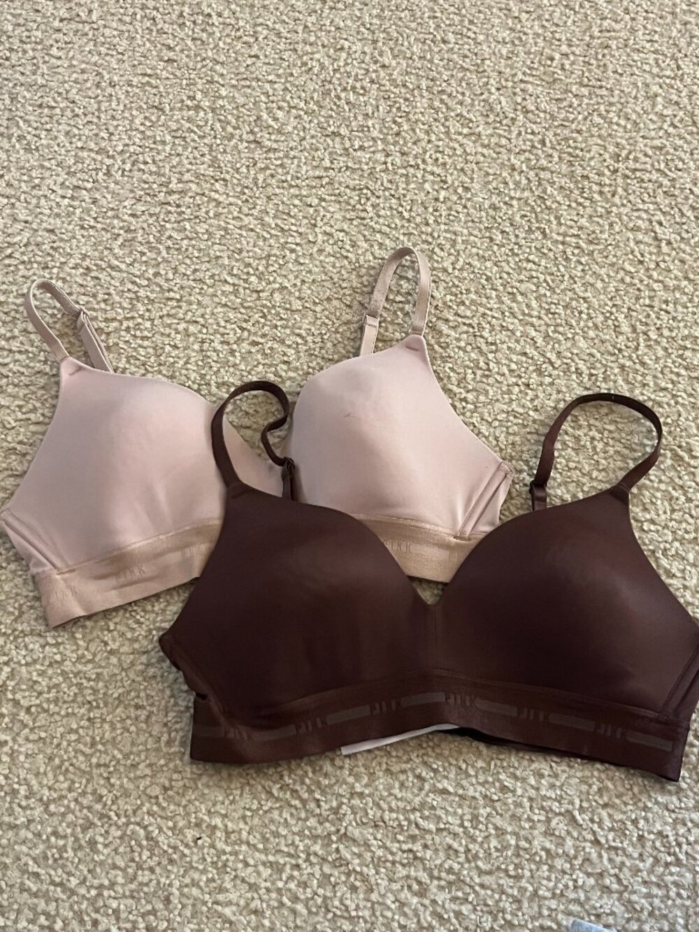 VS PINK Lightly Lined Wireless Bras 34C